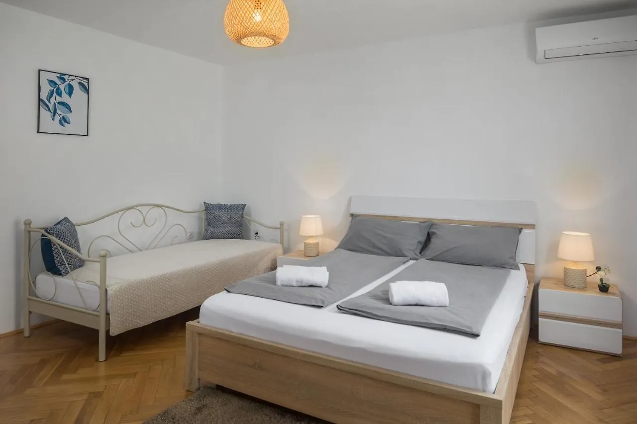 Apartments Spadici Porec 0*,